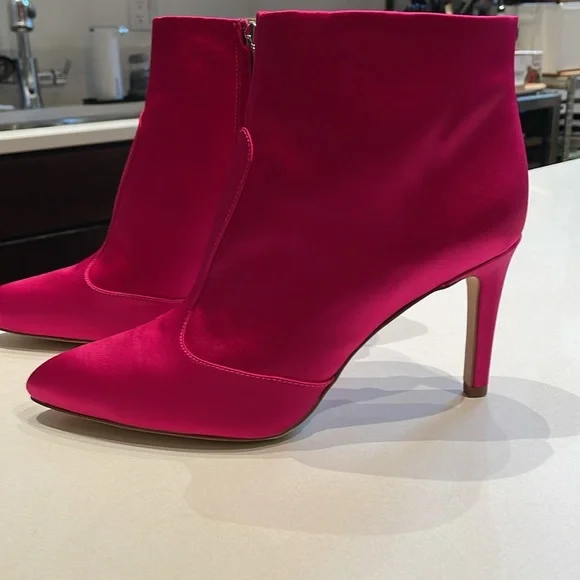 🆕 Sam Edelman Olette High Pointed Toe, Satin, Hot Pink Ankle Boots. Size 9.5M - Picture 4 of 10
